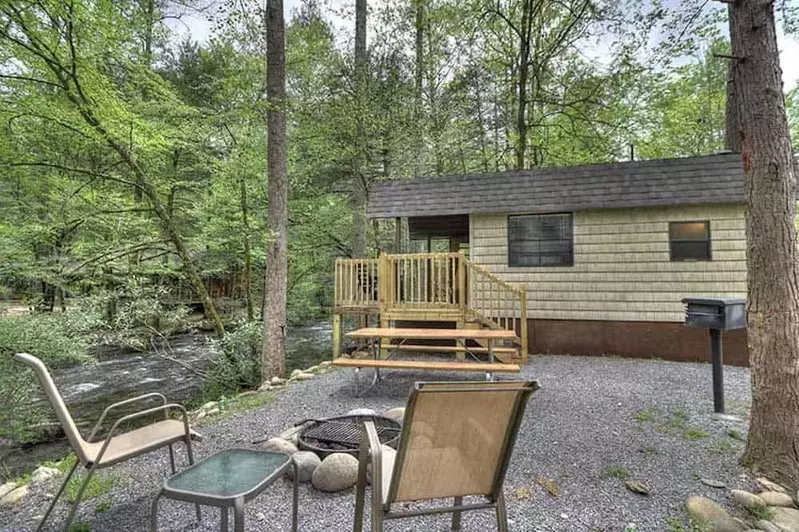 exterior of camping cabin at Greenbrier Campground