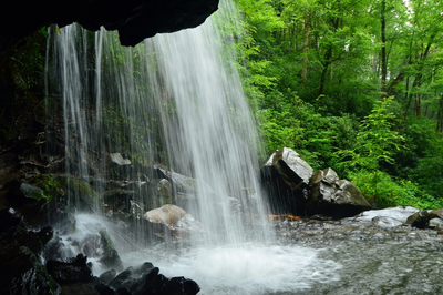 grotto falls in great smoky mountains national park sign