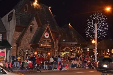 gatlinburg for christmas parade