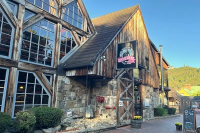 Smoky Mountain Brewery is one of the best places for lunch in Gatlinburg